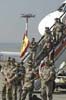 Militares procecentes de Kuwait a su llegada en el aeropuerto de Zaragoza