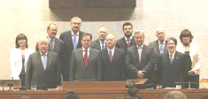 Los lideres y portavoces de los partidos aragoneses, todos menos los de la CHA, que no quisieron salir en la foto