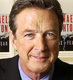 El escritor estadounidense Michael Crichton, autor de xitos de ventas como "Parque Jursico'' o "El mundo perdido", adems de clsicos televisivos como "Urgencias", falleci a los 66 aos vctima de un cncer.