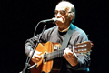 Jos Antonio Labordeta, cantautor, poltico y escritor aragons falleci a los 75 aos. 