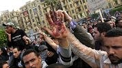 Manifestaciones sandrientas en El Cairo, dos meses despus del derrocamiento de Mubarak.