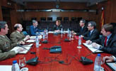 La ministra de Defensa preside la reunin para coordinar el despliegue militar en Lbia