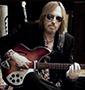 Tom Petty, msico, cantante, compositor, productor y multiinstrumentista estadounidense, conocido por su trabajo al frente del grupo Tom Petty and the Heartbreakers, falleci a los 66 aos.
