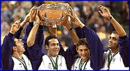 Juan Carlos Ferrero, Alex Corretja, Joan Balcells y Albert Costa fueron los protagonistas de esta gran victoria.