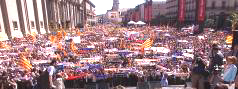 7 de octubre, decenas de miles de aragoneses abarrotaron la plaza del Pilar para mostrar su rechazo al PHN 