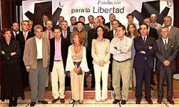 Carlos Totorica, Rosa Dez, Edurne Uriarte y Nicols Redondo Terreros, entre otros, en la presentacin de la Fundacin para la Libertad.