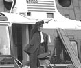 Richard Nixon abandona la Casa Blanca tras su dimisión como presidente, en agosto de 1