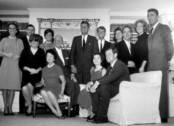 Retrato de la familia Kennedy al completo en 1960