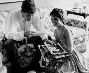 El matrimonio Kennedy en su casa de Georgetown.