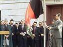 La bandera de la monarqua afgana se iza de nuevo en USA