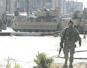 Un soldado de EEUU, patrullando en Bagdad. 