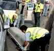 La Guardia Civil retira el cuerpo del piquete atropellado en Granada