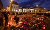 Miles de polacos se concentraron en Varsovia para despedir los restos del Lech Kaczynski