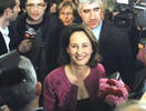 Segolene Royal, actual presidenta del Partido Socialista francs, celebra su triunfo.