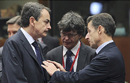 Zapatero y Sarkozy durante la cumbre europea