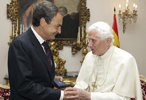 Benedicto XVI saluda a Rodrguez Zapatero en Madrid.
