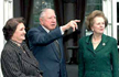 La ex ministra britnica visita al senador Pinochet en su casa de Virginia Waters, para dar muestra de su apoyo al ex general chileno