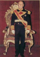 Francisco Franco en el Saln del Trono, del Palacio Real