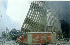 El simbolo americano, el camin de la coca-cola sobrevivi al caos