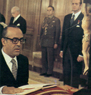 Leopoldo Calvo Soltelo jurando el cargo de Presidente del Gobierno ante el Rey